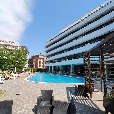 Boomerang Residence شقة